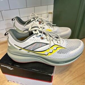 Men’s Saucony OMNI 22 Running Shoes size 11